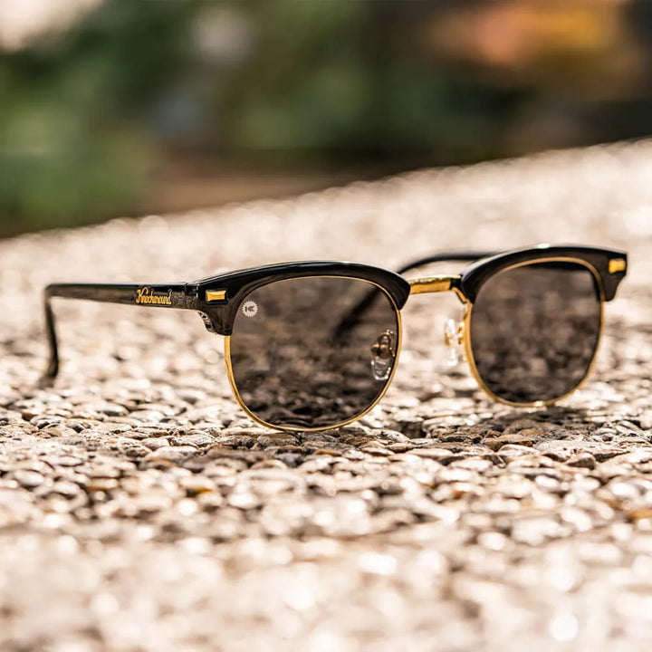 Glossy Black & Gold Brooklines