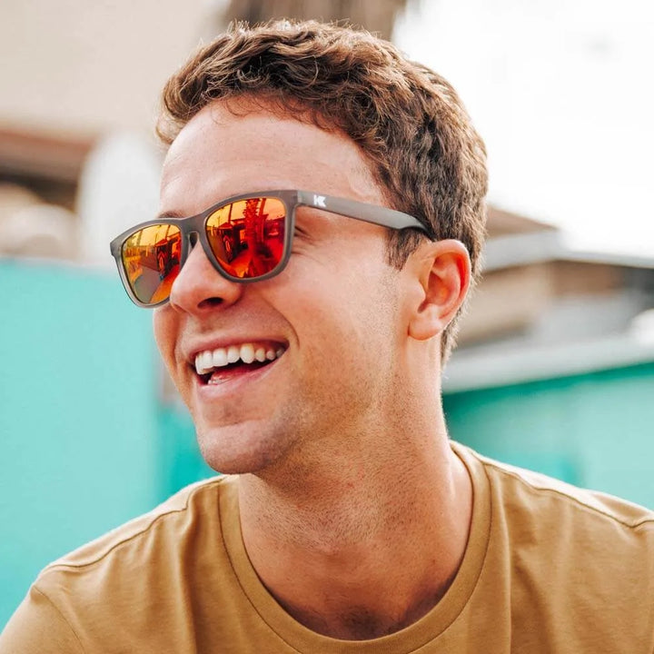 Frosted Grey / Red Sunset Classics