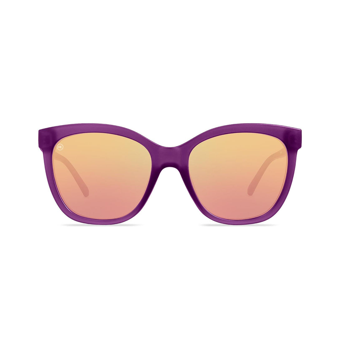 Velvet Royale Deja Views